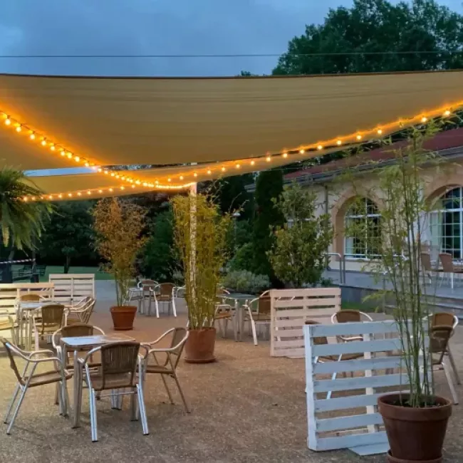 Bar con terraza